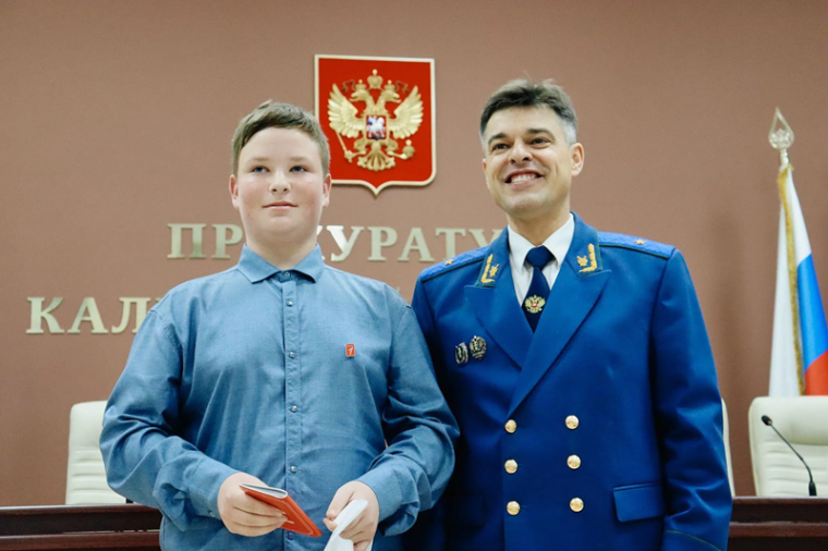 Вручение паспортов в рамках Всероссийской программы «Мы — граждане России» .